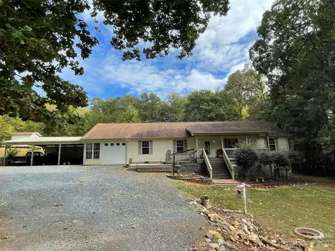 129 Woodline Dr, Troy, NC 27371