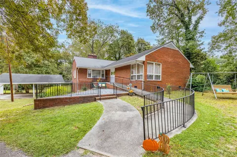 314 Tomlinson St, Candor, NC 27229