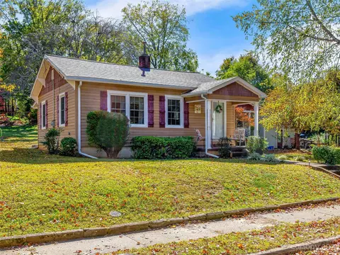 48 Maple Crescent St, Asheville, NC 28806