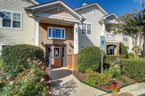 17049 Doe Valley Ct, Cornelius, NC 28031 photo 2