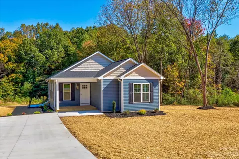 311 Brookfield Dr, Statesville, NC 28625
