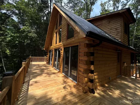 146 Blue Jay Ln, Lake Lure, NC 28746