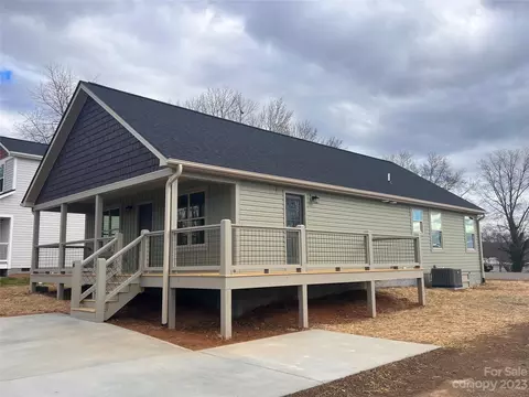 49 Hopedale Cir, Asheville, NC 28806