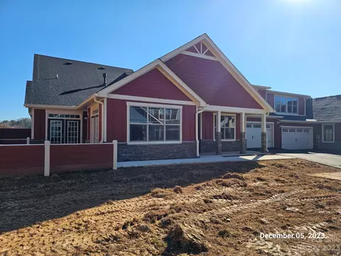14 Brookstone R-4 Pl #R-4, Candler, NC 28715