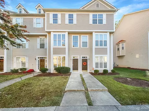 8031 Kings Creek Dr, Charlotte, NC 28273