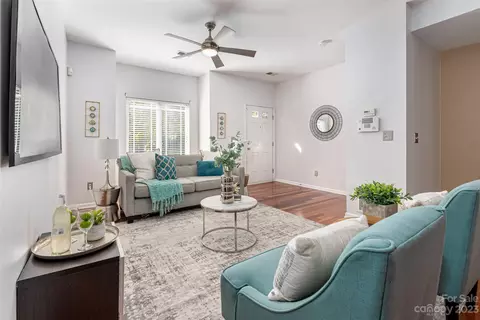1117 Kurt Ct, Charlotte, NC 28209