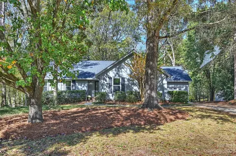 220 Pine Creek Dr, Charlotte, NC 28270