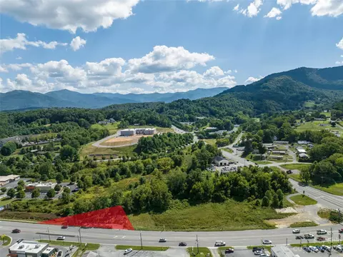 1207 Dellwood Rd, Waynesville, NC 28786