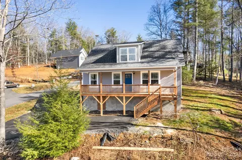 202 Fall Leaves Dr, Fairview, NC 28730 photo 3