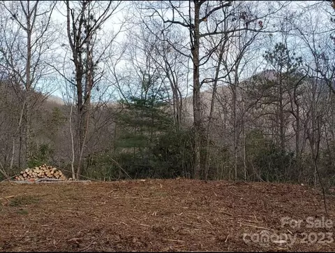 Honey Bee Lane, Sylva, NC 28779