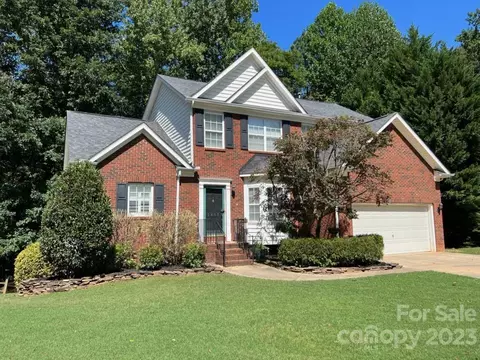 2807 Glen Summit Dr, Charlotte, NC 28270