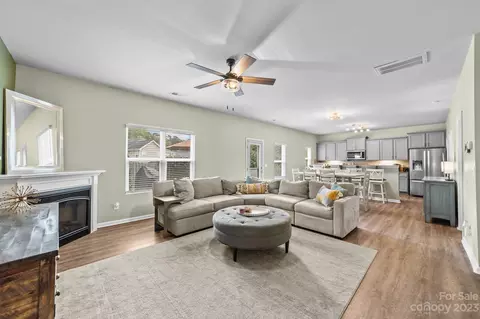 5324 Colonial Garden Dr, Huntersville, NC 28078