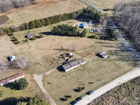 8436 Wild Rose Dr, Liberty, NC 27298