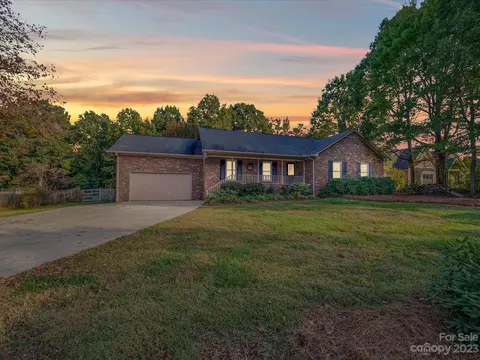 8832 Blair Rd, Mint Hill, NC 28227