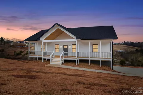 1173 Morlin Acres Dr, Marshall, NC 28753