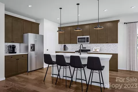 8222 Franklin Trail St, Charlotte, NC 28227