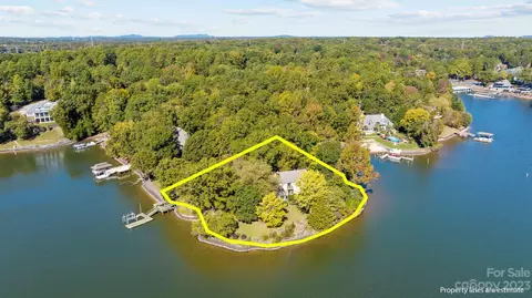 1 Paradise Pt, Clover, SC 29710
