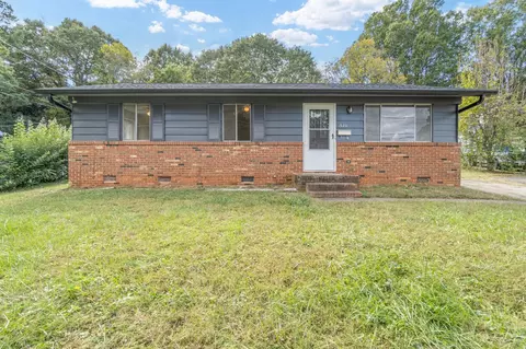 1520 Westdale Dr, Charlotte, NC 28208