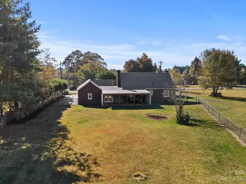 4273 Springs Rd, Conover, NC 28613 photo 5