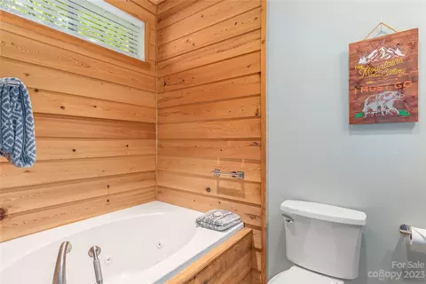 205 Dennis Dr, Clyde, NC 28721 photo 14