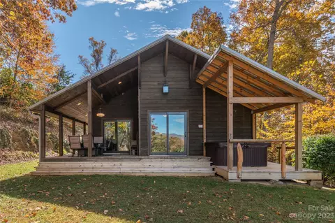 205 Dennis Dr, Clyde, NC 28721