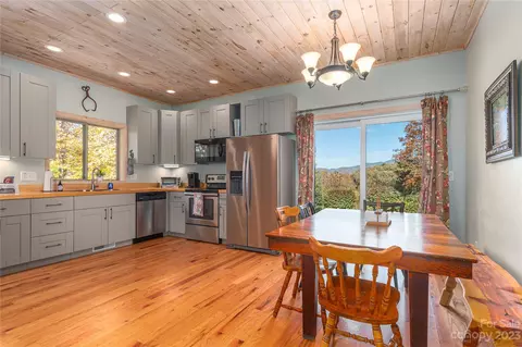 205 Dennis Dr, Clyde, NC 28721 photo 7