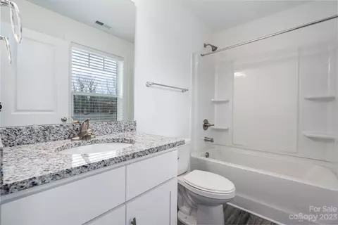 1392 15th Ne Ave NE, Hickory, NC 28601 photo 15