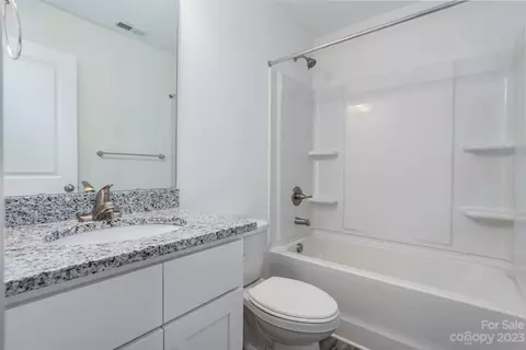 1392 15th Ne Ave NE, Hickory, NC 28601 photo 17