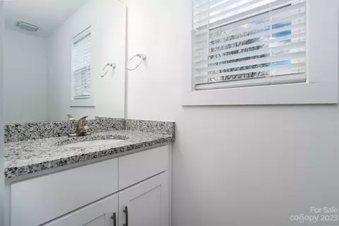 1392 15th Ne Ave NE, Hickory, NC 28601 photo 12