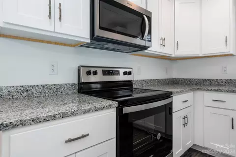 1392 15th Ne Ave NE, Hickory, NC 28601 photo 10