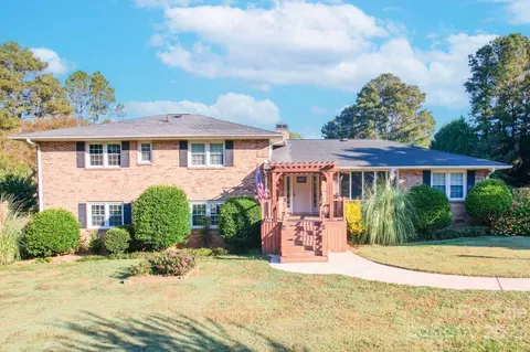 3900 St Regis Dr, Gastonia, NC 28056