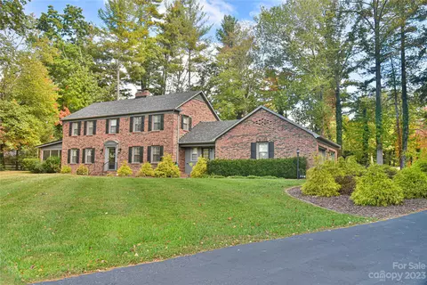 779 Crooked Creek Rd, Hendersonville, NC 28739