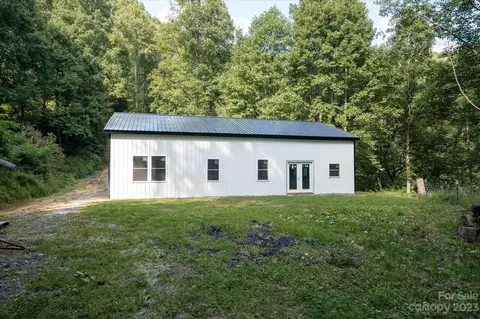 67 Ester Dr, Clyde, NC 28721 photo 2