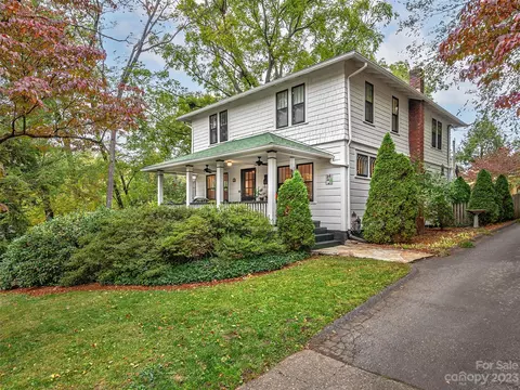 34 Woodward Ave, Asheville, NC 28804