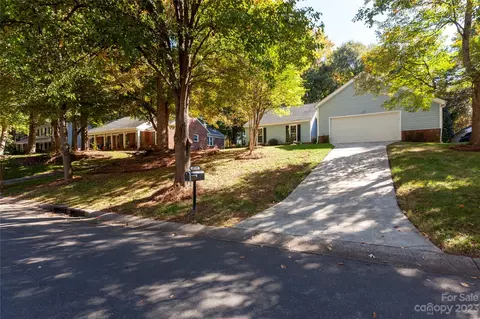 8719 Gruenewald Ln, Charlotte, NC 28210