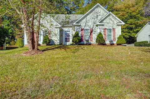 8703 Woodcock Ln, Charlotte, NC 28216