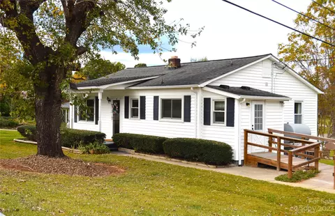 5384 Meadowlane Dr, Granite Falls, NC 28630