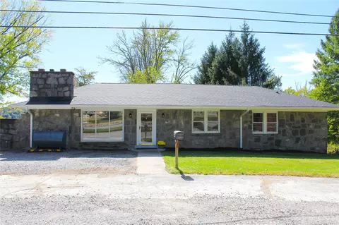 3528 Hendersonville Hwy, Pisgah Forest, NC 28768