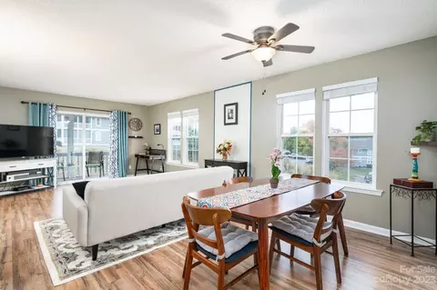 3006 Sagamore Ln, Asheville, NC 28806