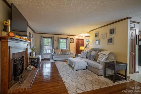 2077 E Winds Ave, Morganton, NC 28655 photo 3