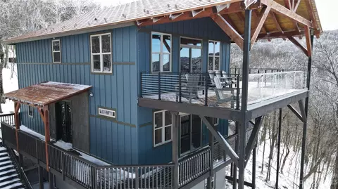 107 Spruce Hollow Rd, Beech Mountain, NC 28604