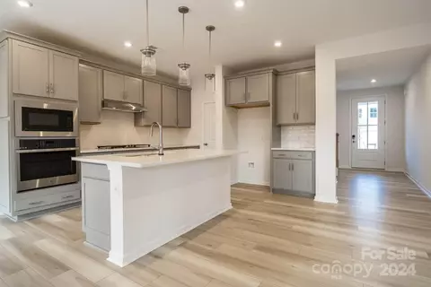 8225 Franklin Trail St, Mint Hill, NC 28227