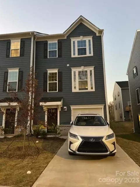 2033 Jesup Dr, Charlotte, NC 28208
