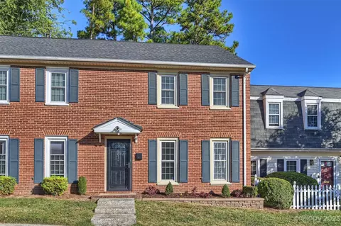 8012 Regent Park Ln, Charlotte, NC 28210