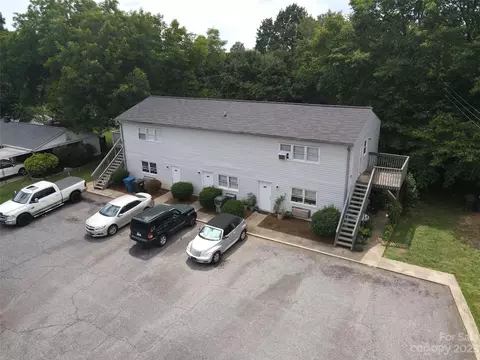 8 Th St, Hickory, NC 28602