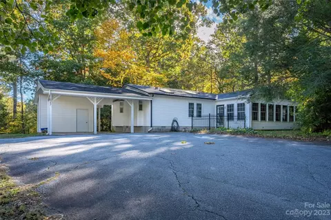 182 Old Clear Creek Rd, Hendersonville, NC 28792