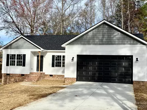 1254 Blairwood Ct, Lancaster, SC 29720
