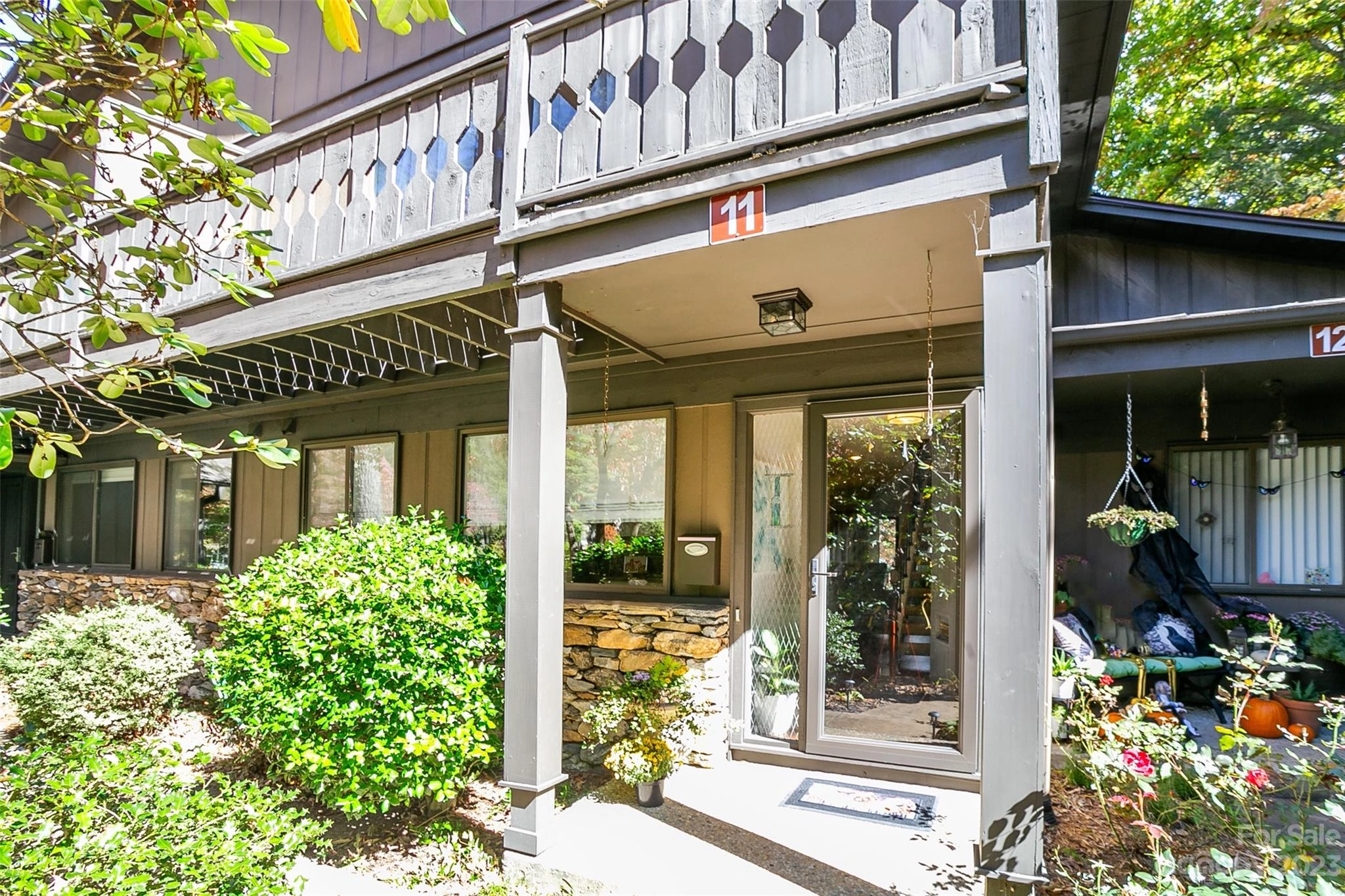 88 Laurelwood W 11 Cir W Unit 11  