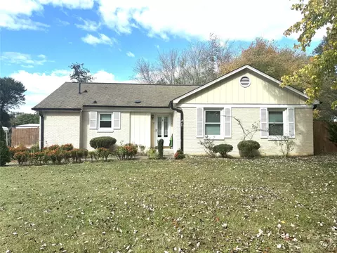 5900 Falstaff Dr, Charlotte, NC 28227