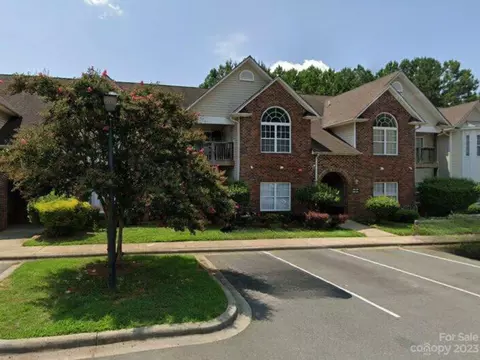 2556 Carya Pond Ln, Charlotte, NC 28212